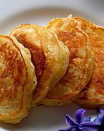 Домашние оладьи по-немецки с яблоком