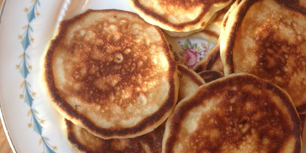 Как приготовить дрожжевые оладьи с яблоками