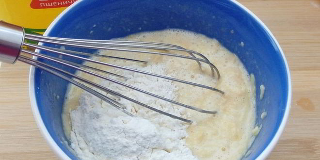 Рецепт фруктовые оладьи из банана и яблока