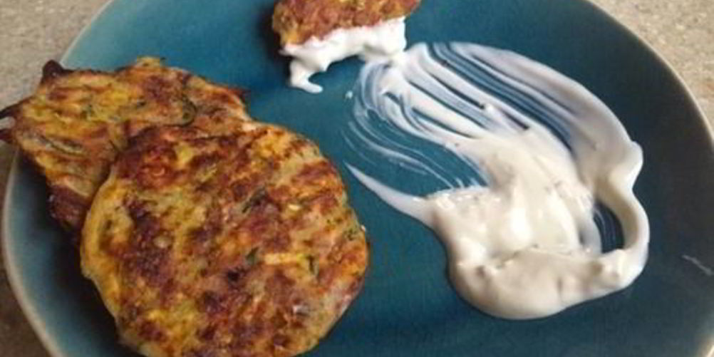 Как приготовить кабачковые оладьи в духовке