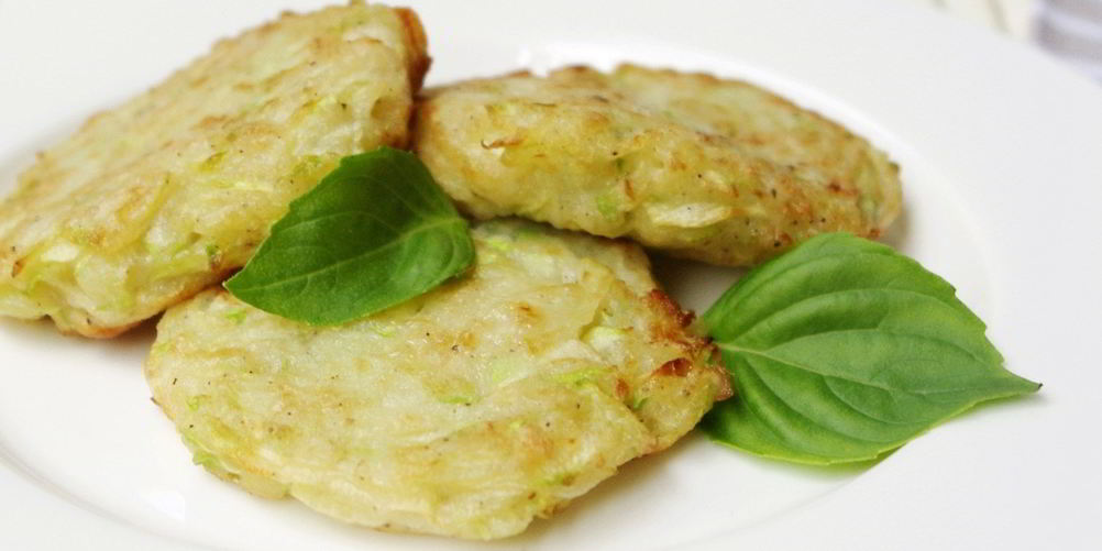 Как приготовить кабачковые оладьи