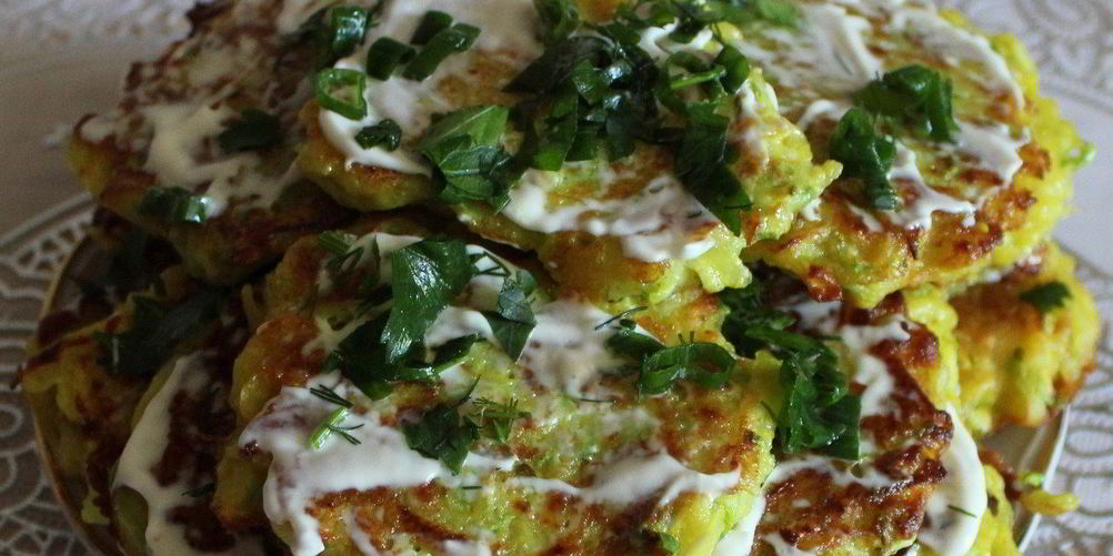 Как приготовить картофельно-кабачковые оладьи