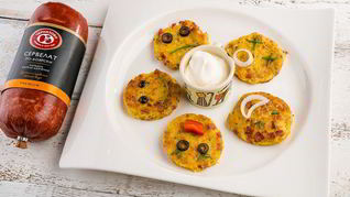 Рецепт Картофельные оладьи с морковью и колбасой