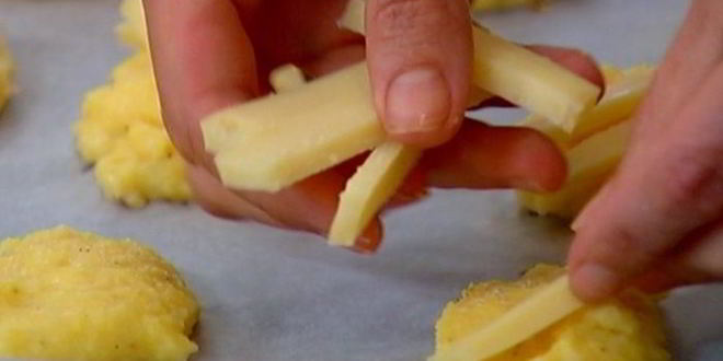 Рецепт кукурузные оладушки с прошутто