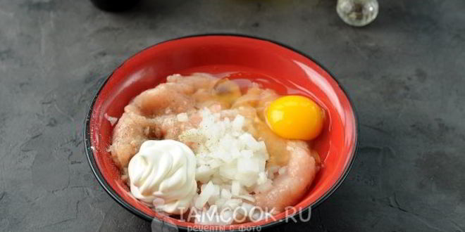 Рецепт куриные оладьи с крахмалом и майонезом