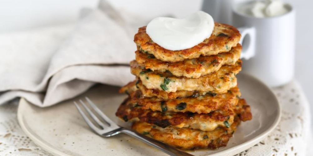 Как приготовить куриные оладьи