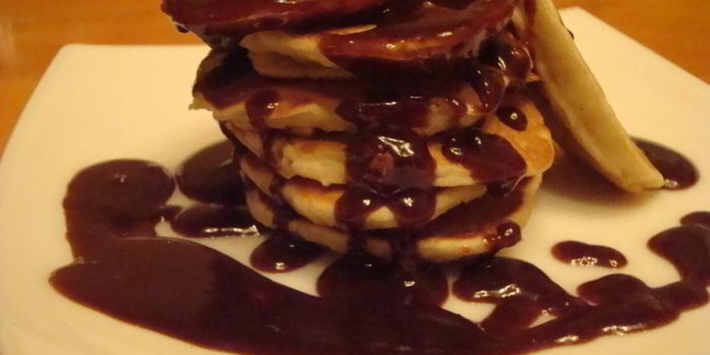 Как приготовить оладушки под шоколадным соусом