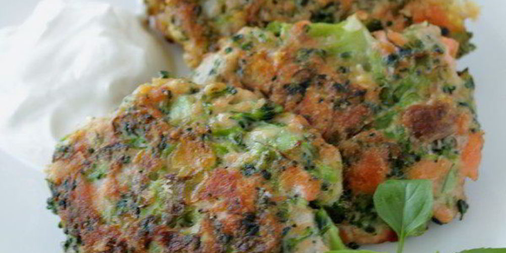 Как приготовить оладьи из брокколи и лосося