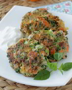 Оладьи из брокколи и лосося