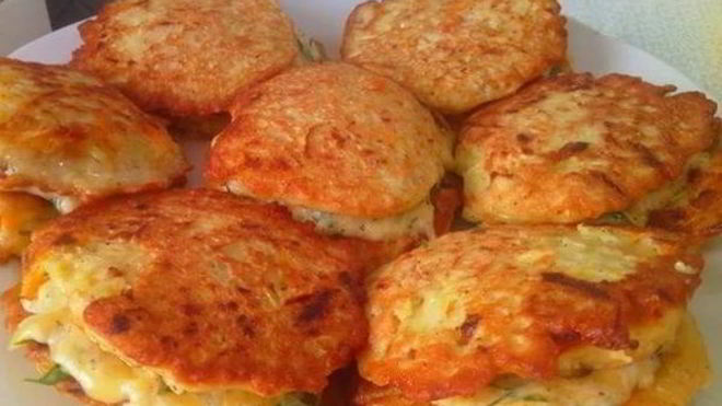 Рецепт Оладьи из кабачка с чесноком и сыром