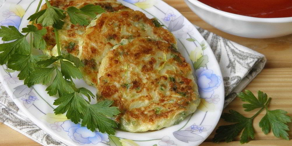 Как приготовить оладьи из кабачков с сыром
