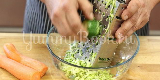 Рецепт оладьи из ячневой крупы с йогуртовым соусом