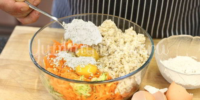 Рецепт оладьи из ячневой крупы с йогуртовым соусом