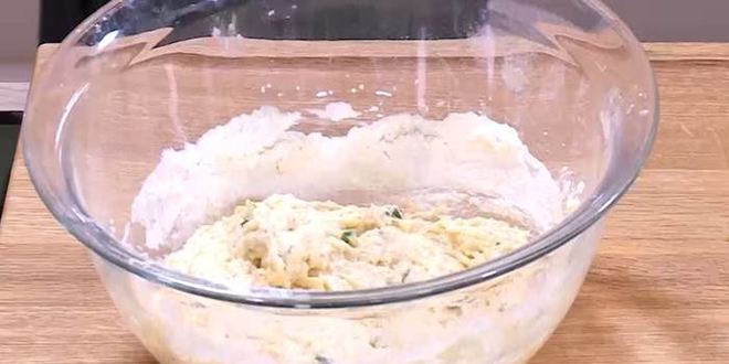 Рецепт оладьи на йогурте с семгой и сметаной