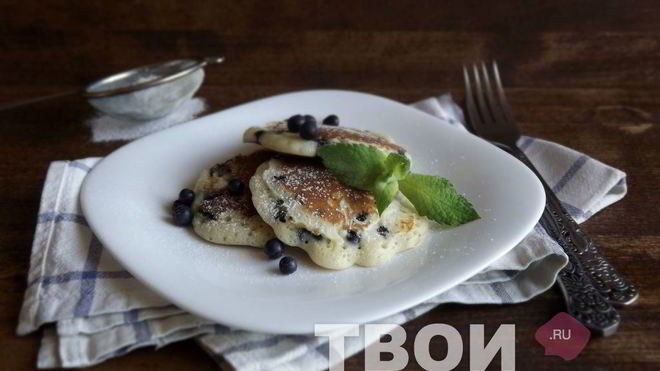 Рецепт Оладьи на сыворотке с черникой