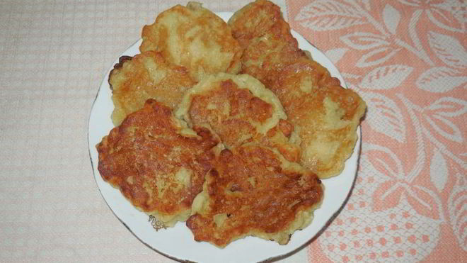 Рецепт Оладьи на воде с яблоками