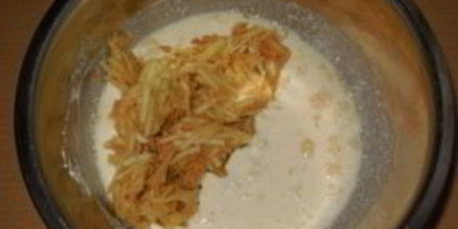Рецепт оладьи на воде с яблоками