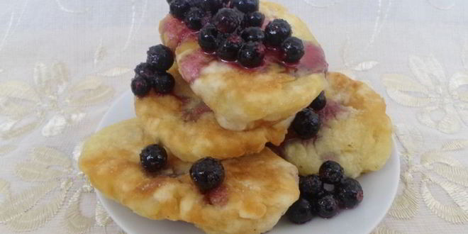 Рецепт оладьи с черной смородиной