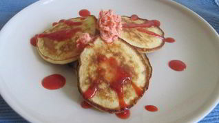 Рецепт Оладьи с рикоттой и клубничным маслом