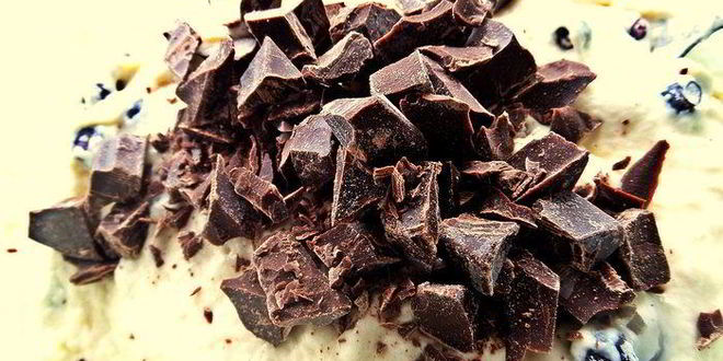 Рецепт оладий с шоколадно-ягодного добавкой