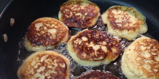 Рецепт оладьи яблочно-кабачковые с творогом