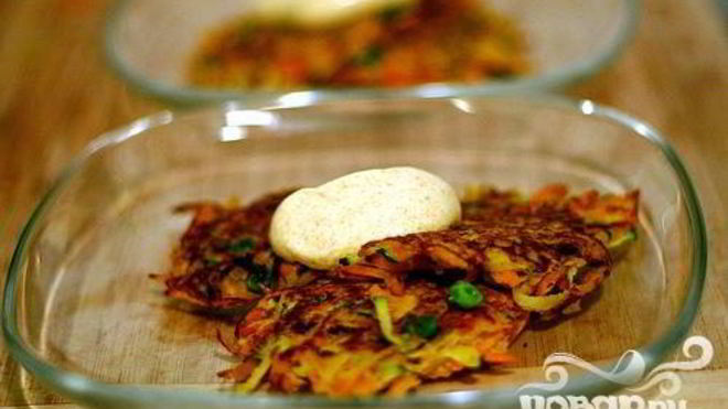 Рецепт Овощные оладьи с соусом карри