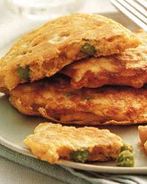 Пикантные оладьи с кукурузой и зеленым горошком