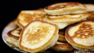 Рецепт Пышные оладушки на дрожжах