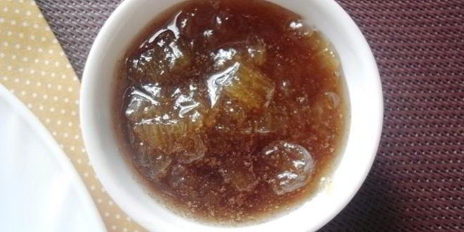 Рецепт шоколадные оладьи с ревеневым соусом