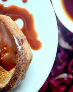 Шоколадные оладьи с шоколадным соусом