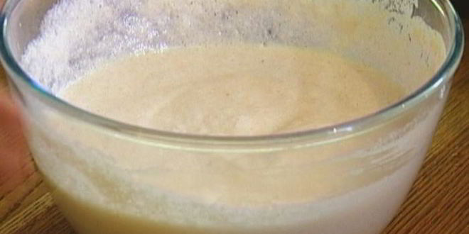 Рецепт сладкие гречневые оладьи с клубникой и взбитыми сливками