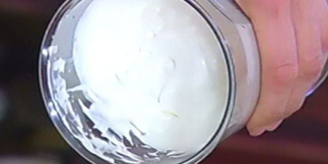 Рецепт сладкие гречневые оладьи с клубникой и взбитыми сливками