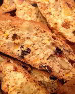 Бискотти — печенье с орехами и изюмом