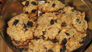 Рецепт Овсяное печенье с изюмом и коньяком