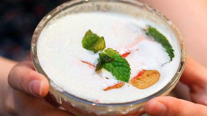 Рецепт Парфе из клубники с имбирным печеньем и фреш-кремом