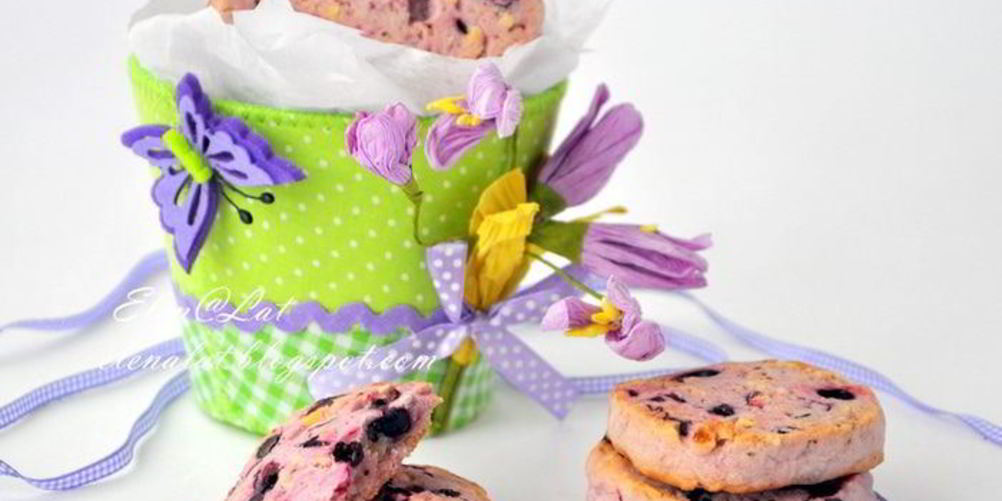 Как приготовить печенье с черной смородиной и фундуком