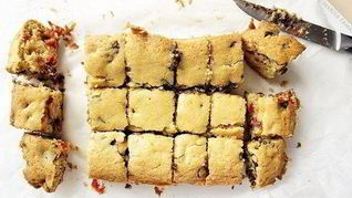 Рецепт Печенье с кусочками шоколада и сушеной вишней