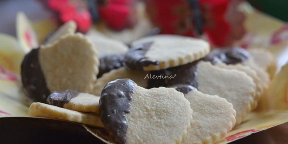 Как приготовить печенье сердечки в шоколаде