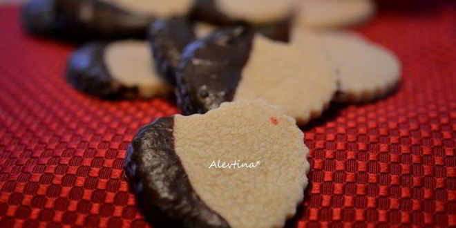 Рецепт печенье сердечки в шоколаде