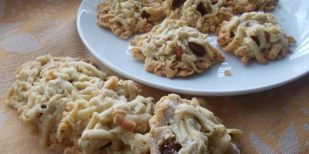 Как приготовить песочное печенье с сухофруктами