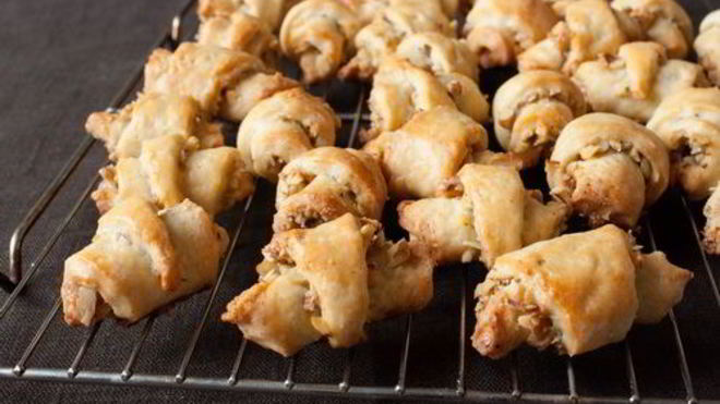 Рецепт Творожные рогалики с грецкими орехами