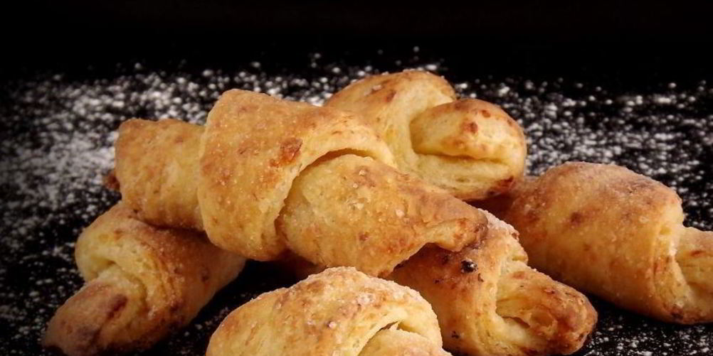 Как приготовить творожные рогалики с повидлом