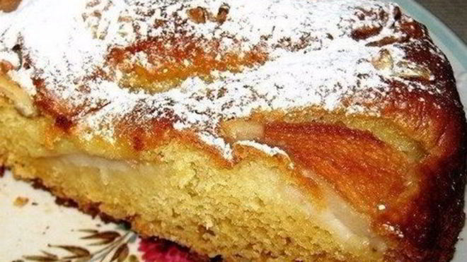 Рецепт Ароматный грушевый пирог с орехами