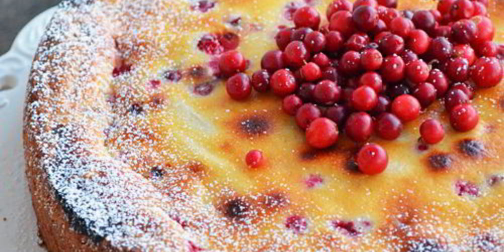 Как приготовить бруснично-яблочный пирог со сливочным сыром