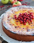 Бруснично-яблочный пирог со сливочным сыром