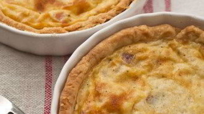 Рецепт Французский сырный пирог с яблоками и ветчиной