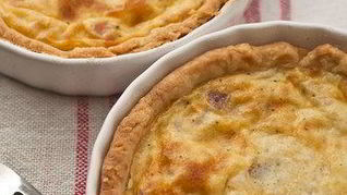 Рецепт Французский сырный пирог с яблоками и ветчиной