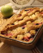 Фруктовый пирог с яблоками и сливами