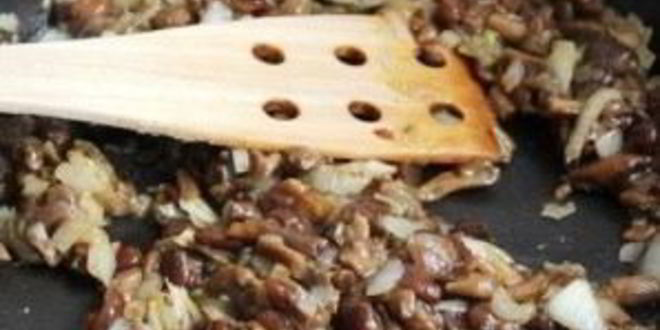 Рецепт киш с грибами и помидорами