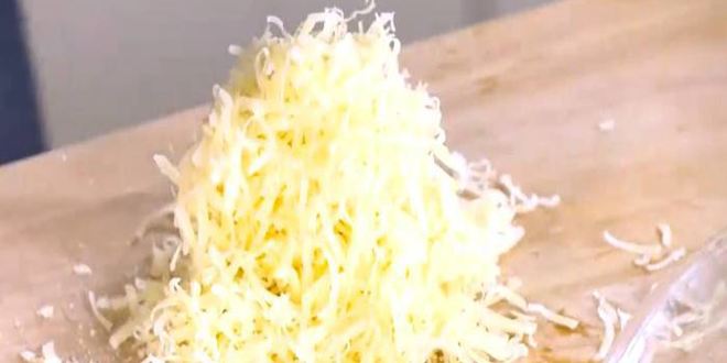 Рецепт мини-киши со шпинатом, копченой рыбой и помидорами